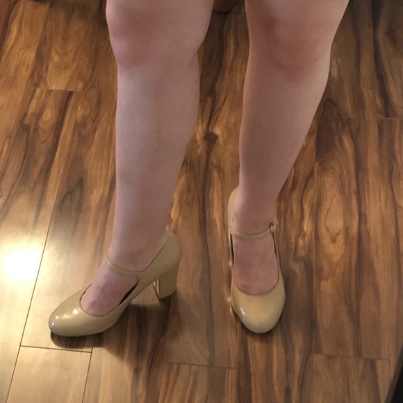 BRAND NEW Nude pumps with ankle strap - Picture 4 of 5